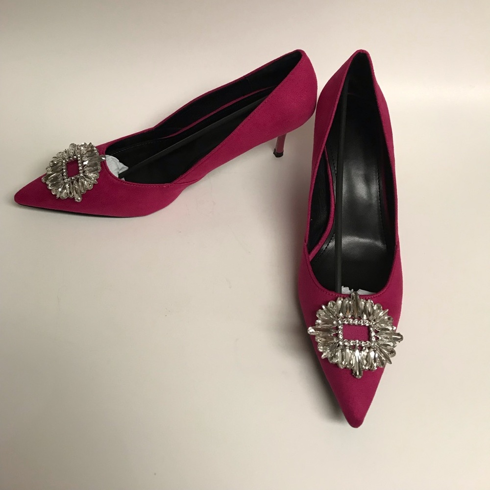 Pink Pumps - Picture 3 of 12